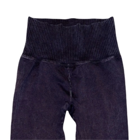 NEW Free People Movement Good Karma Leggings
Leggings - Picture 6 of 9